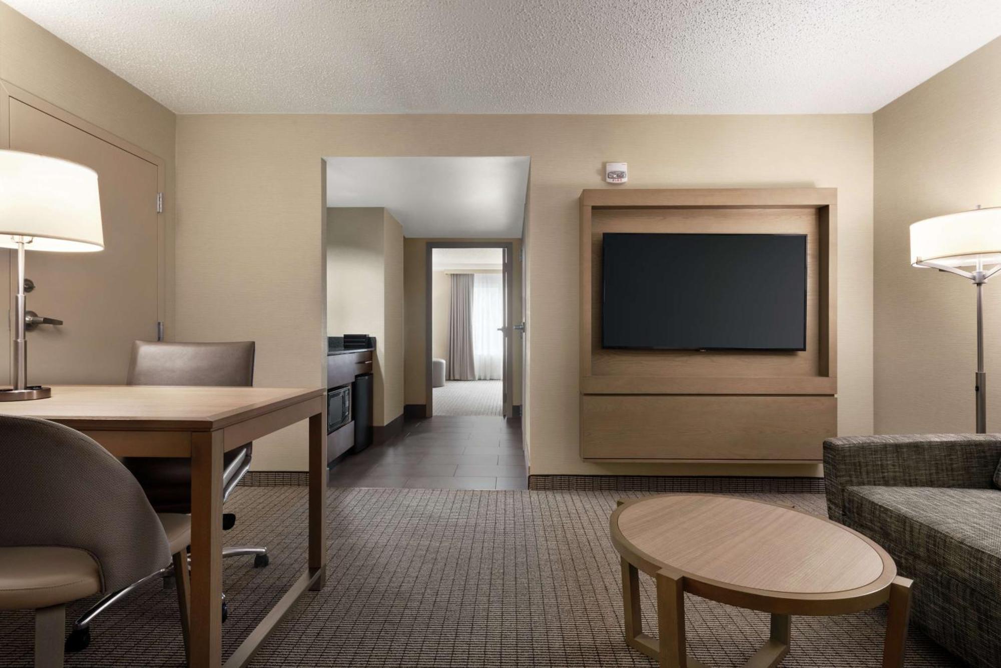 Embassy Suites By Hilton Cleveland Rockside Independence Exterior foto